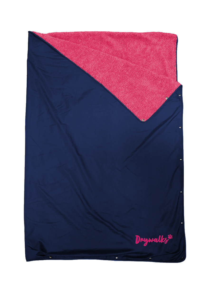 Drywalks Canine Cosy Waterproof Blanket in navy/raspberry