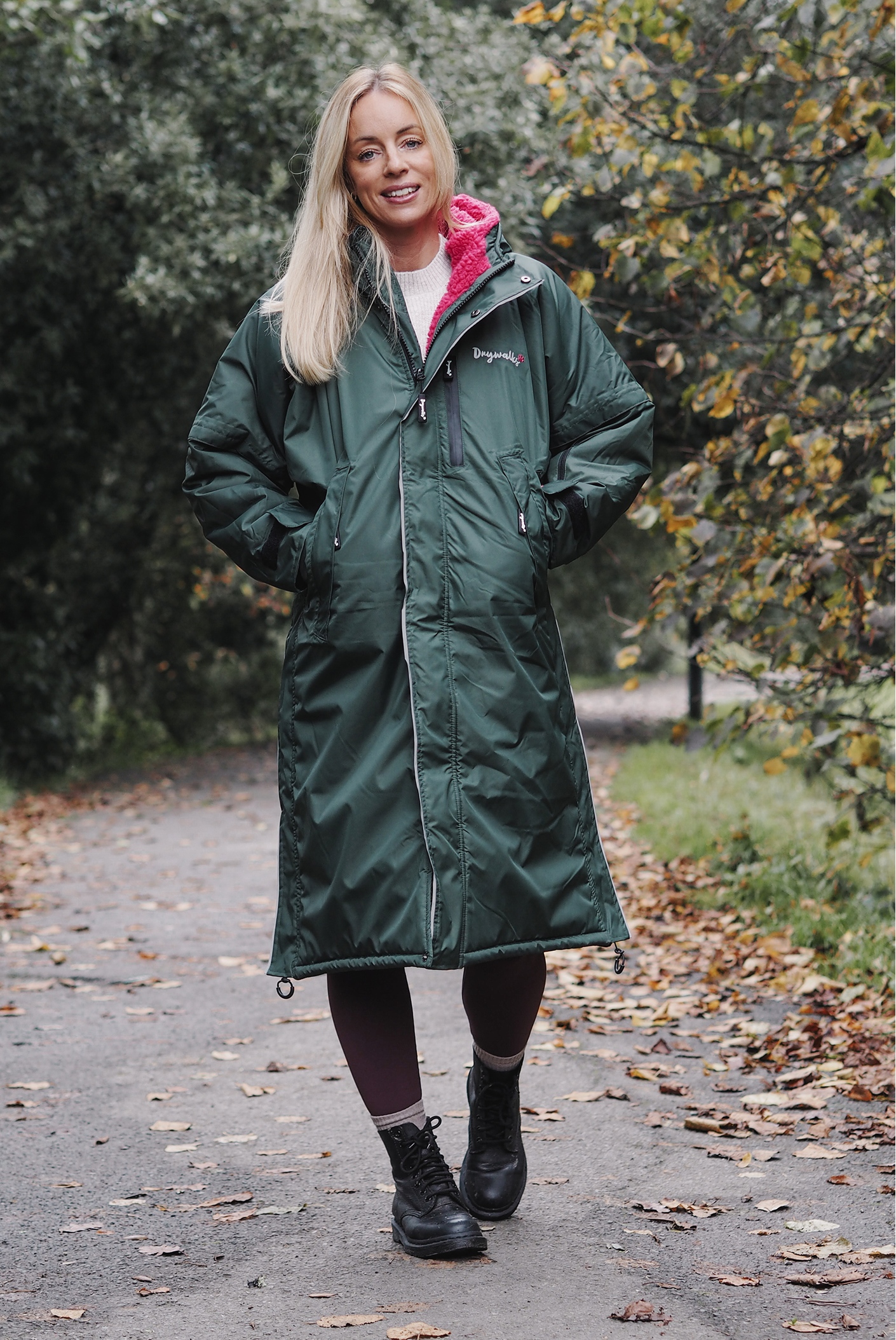 Drywalks Winter Walker Waterproof Dog Walking Coat in black forest green/pink woman on walk