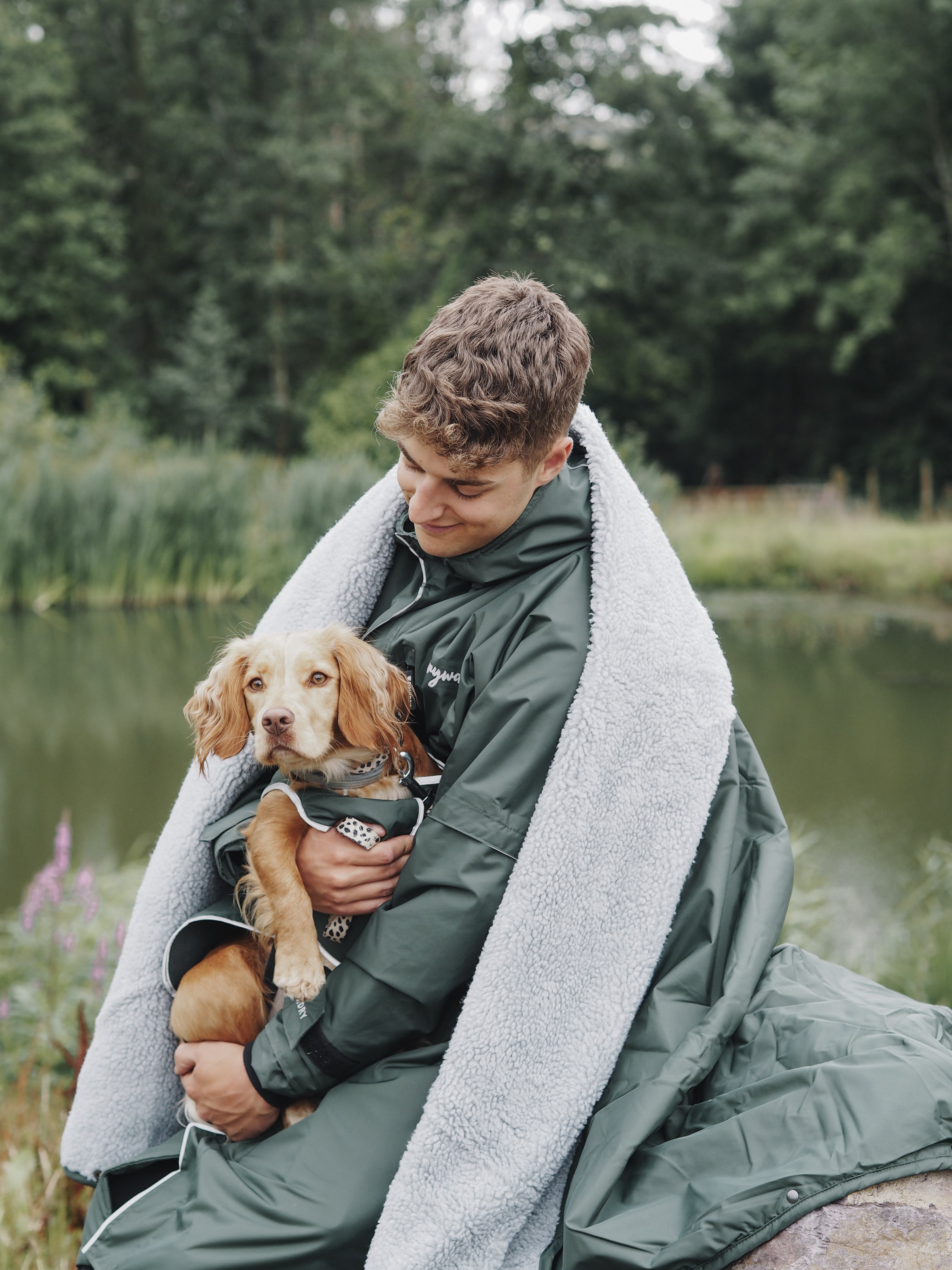 Canine Cosy Waterproof Dog Blanket | Forest Green