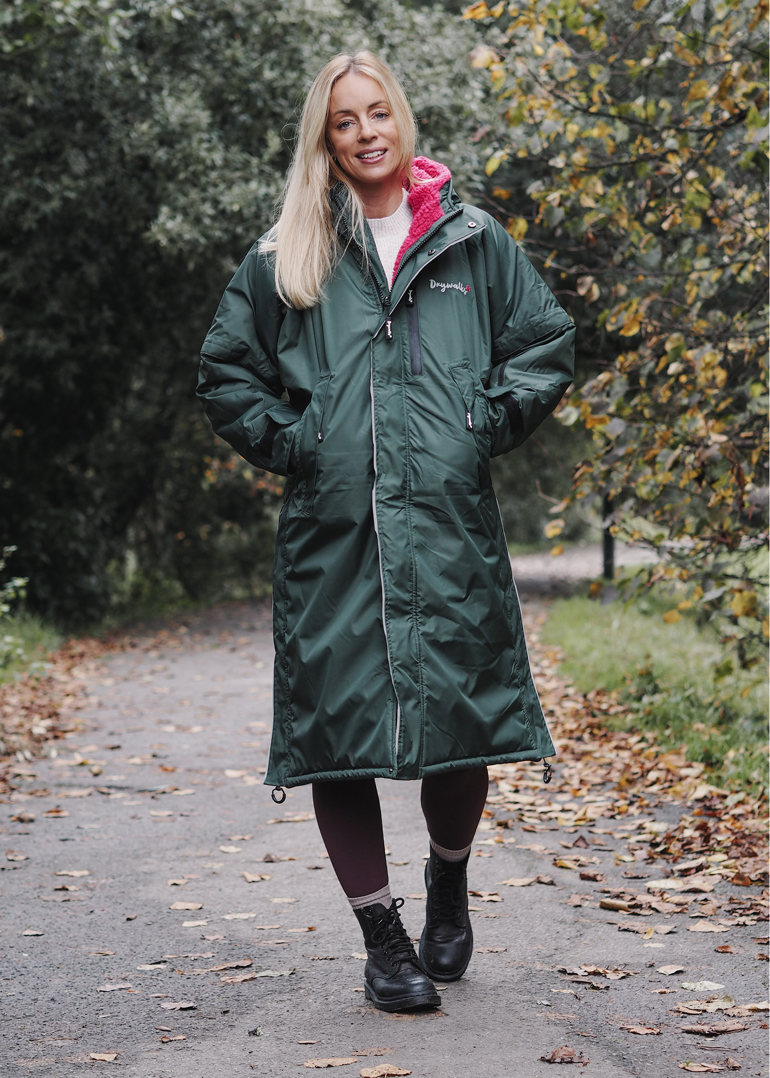 Drywalks Winter Walker Waterproof Dog Walking Coat in black forest green/pink  woman on walk